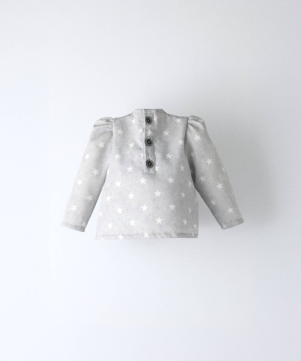 Conjunto de bebé Harper de estrellas en gris, camisa y cubrepañal con osito bordado - Imagen 4