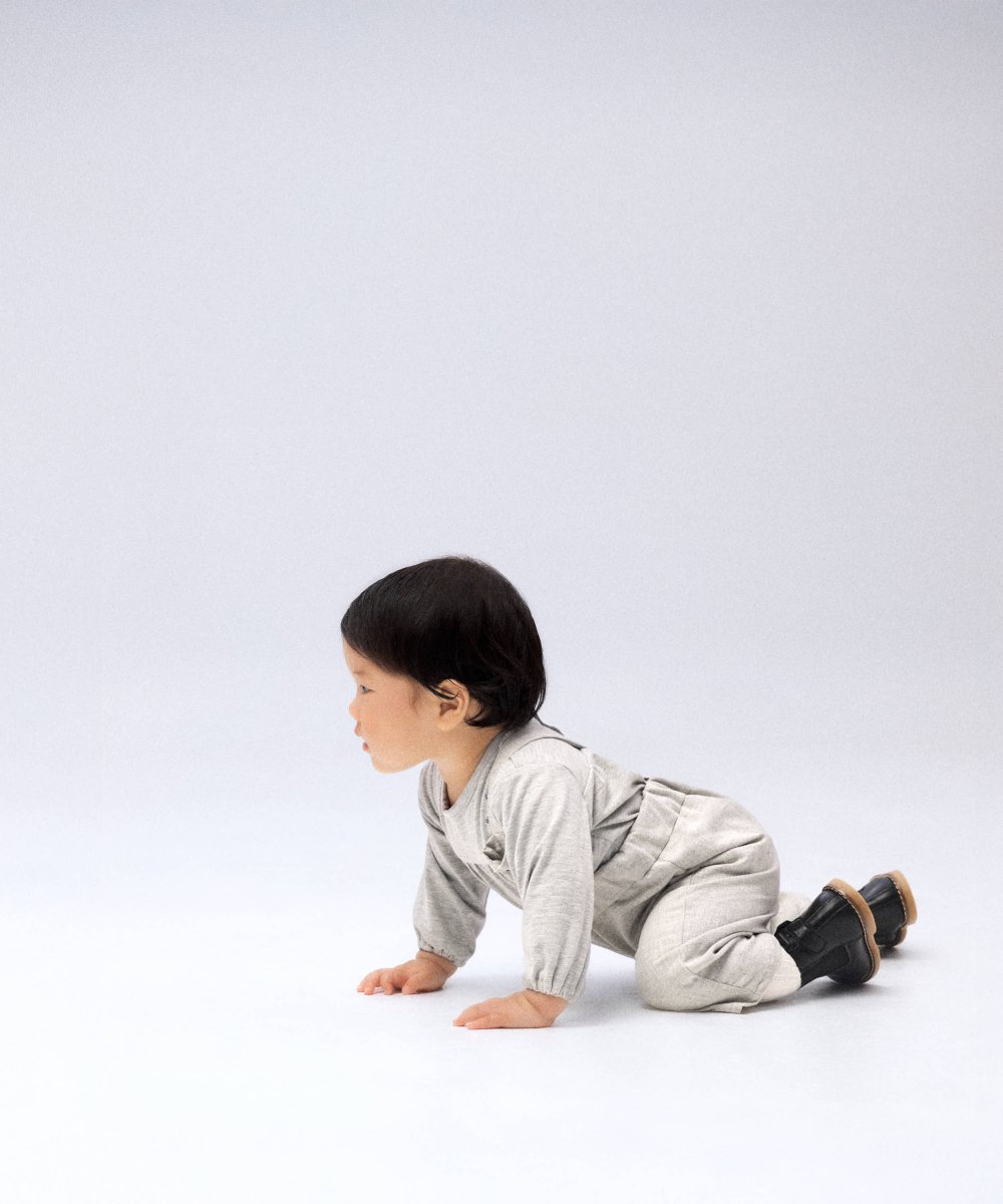 Pantalón de bebé Miller con tirantes en gris con osito bordado - Imagen 7