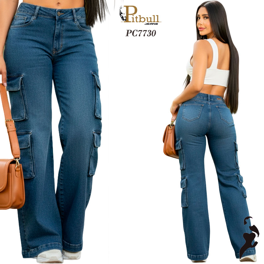 Pantalón vaquero cargo azul con bolsillos laterales - Imagen 4