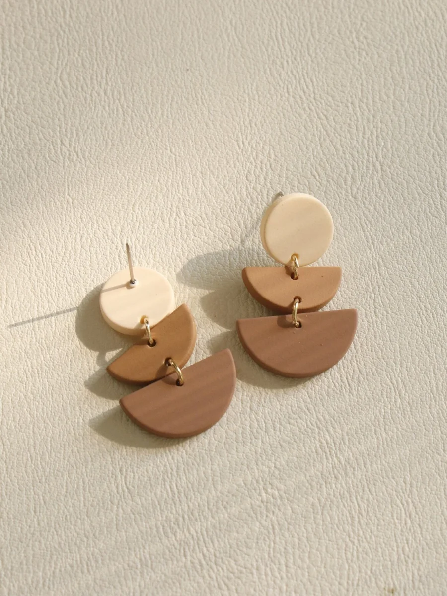 Pendientes geométricos color camel, Troya - Imagen 5