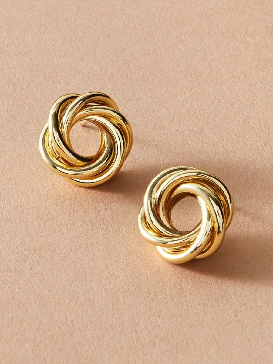 Pendientes diseño de aretes dorados - Imagen 3