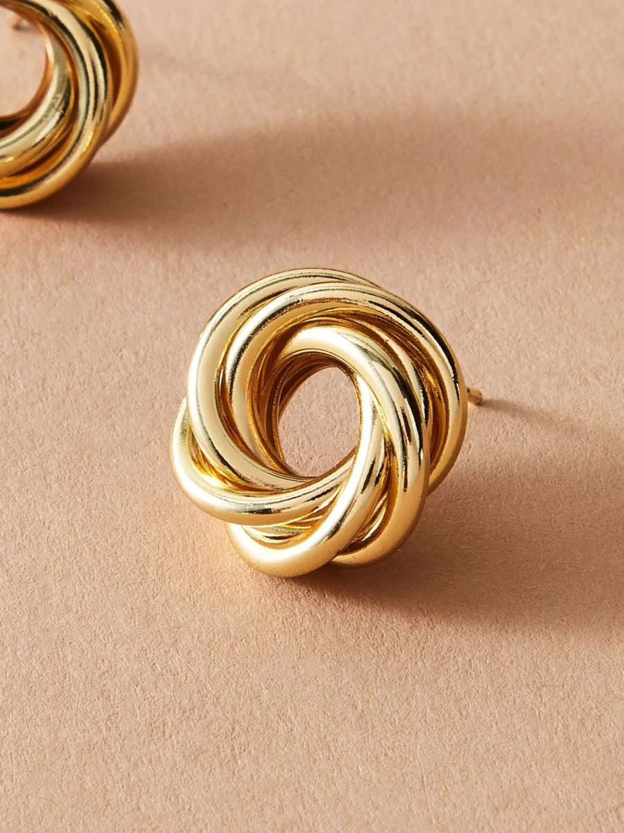 Pendientes diseño de aretes dorados - Imagen 4
