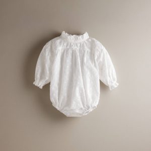 Pelele bebé blanco algodón bordado