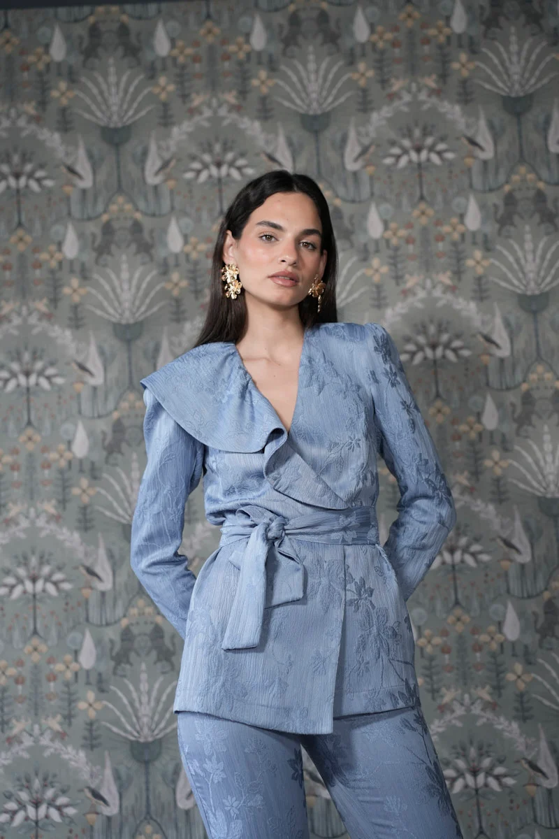 Traje Invitada Boda | Lazada | Jacquard | Celeste | Fleur |Última Talla XS - Imagen 4